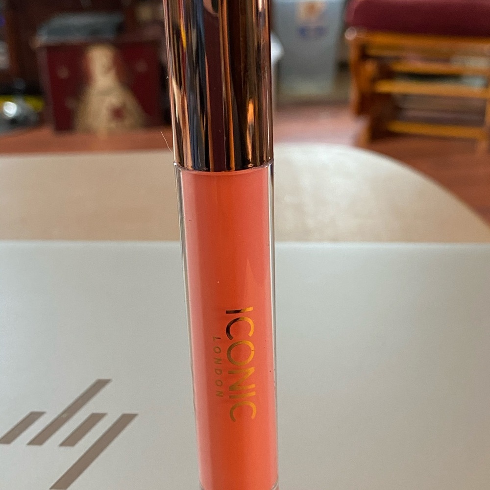 Lip gloss